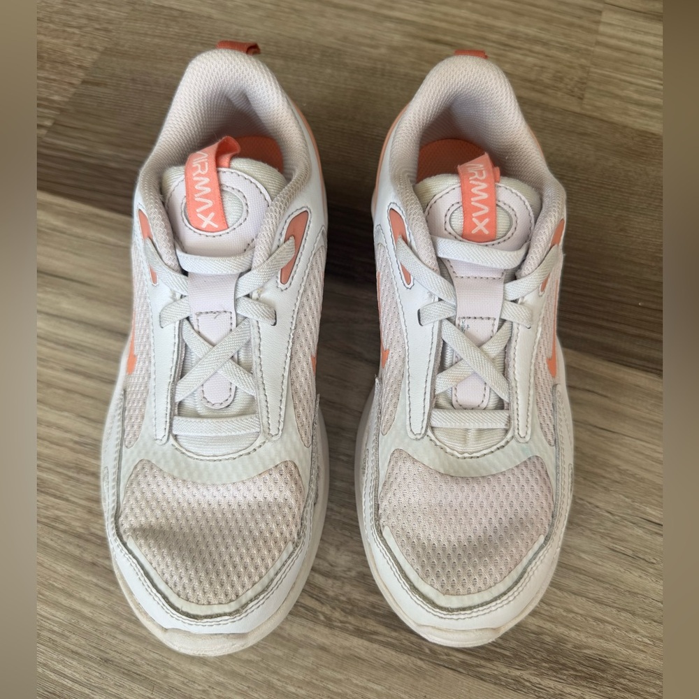 Nike Girls Air Max Bolt Sneakers White & Peach Size 1.5Y
